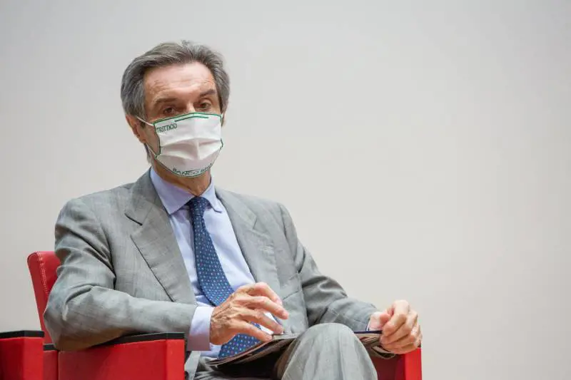 La Lombardia vara la stretta. Chiudono prima bar e ristoranti