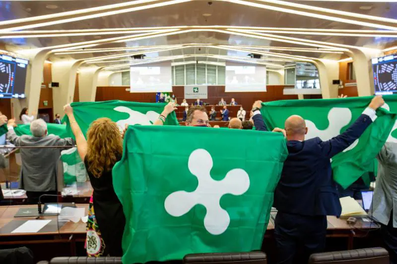 La sinistra all'attacco perde i pezzi Italia viva: niente processi sommari