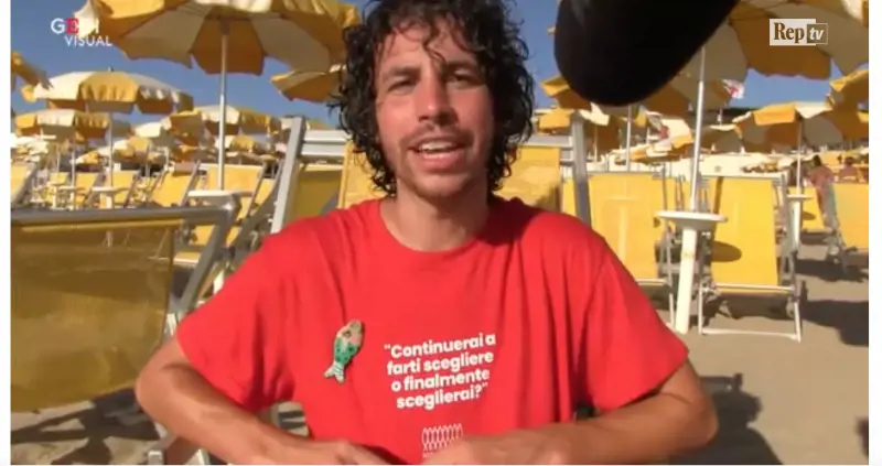 La predica di Santori sui migranti dalla spiaggia senza gli sbarchi