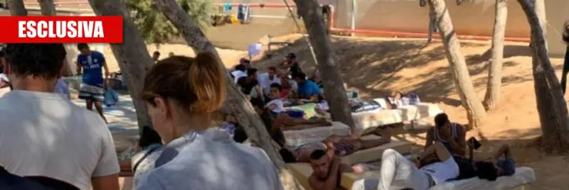 Il virus circola tra i migranti: blitz in elicottero per trasferirli