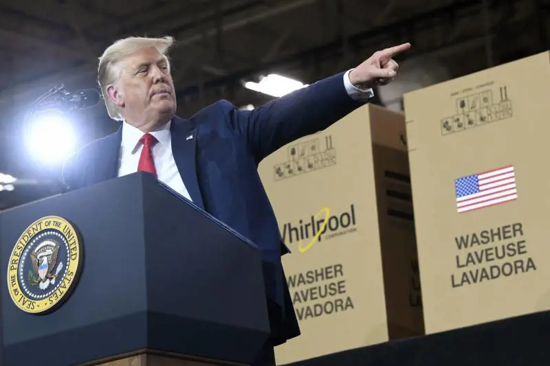 Il bando di Trump alle app cinesi TikTok e WeChat: "Sono una minaccia"