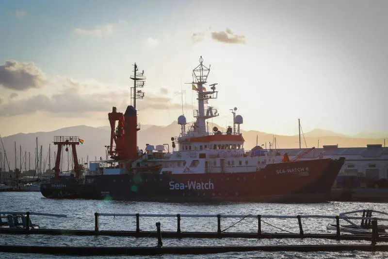 "Ci servirà un porto in Italia". La Sea Watch 4 avverte già Conte