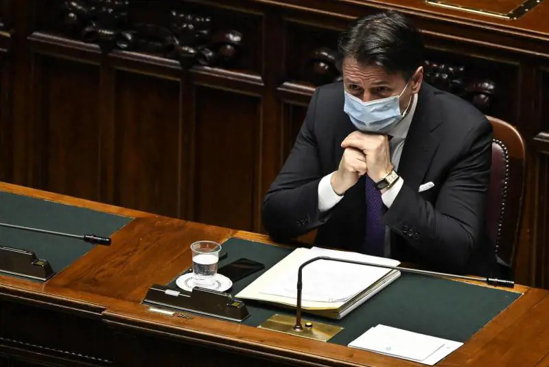 Sconti al Sud e licenziamenti vietati per legge. Roba da anni '70