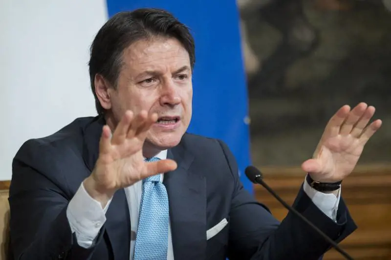 I "buchi" di Conte sui verbali. Ora il premier trema davvero