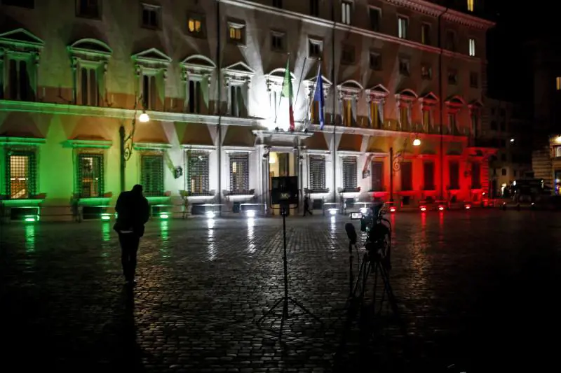Pronta la mozione di sfiducia: ecco perché Conte può saltare