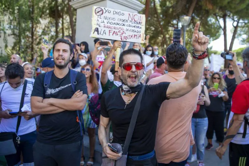 Spagna, Germania e America: le piazze dei "no-mascherina"
