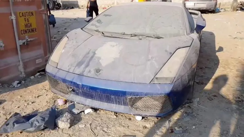 Supercar abbandonate a Dubai: ecco la verità