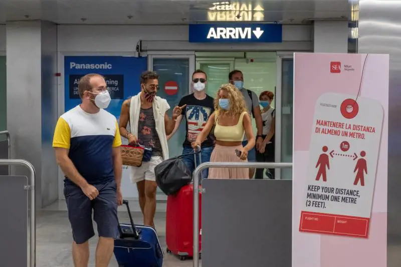 Virus, più di 900 contagiati. La Capua: "Non sono malati"