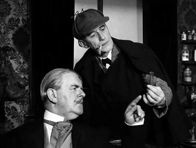 Norman Shelley nei panni del Dottor Watson in uno sceneggiato tv