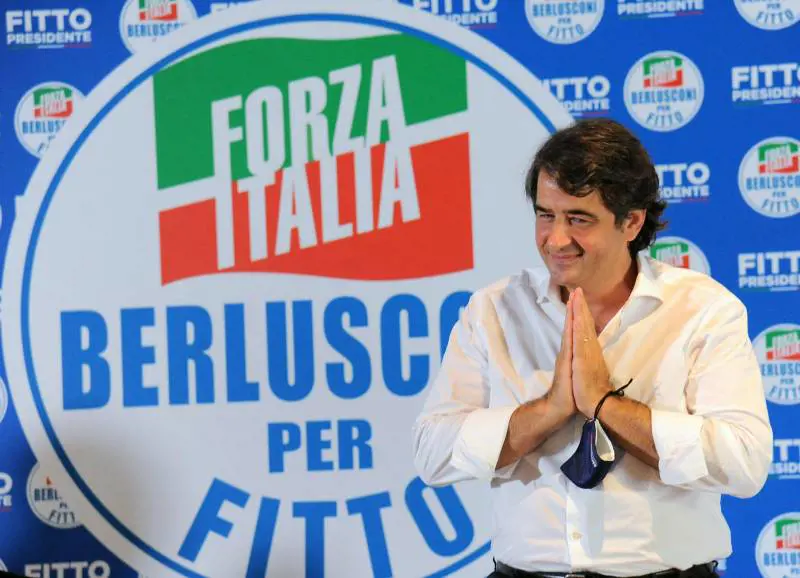 "Parte l'avviso di sfratto al governo"