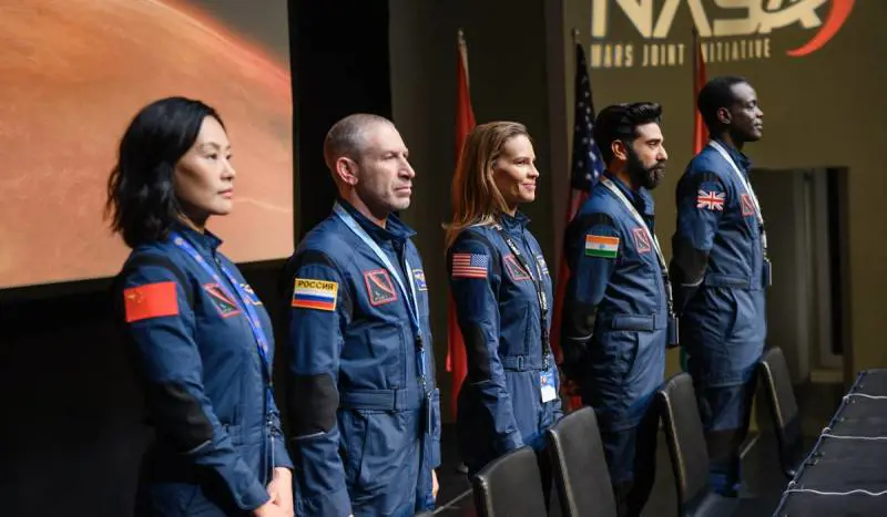 "Away", Hilary Swank madre e astronauta per Netflix
