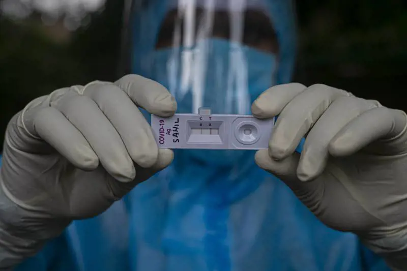 Lo Spallanzani: "Il virus muta tra le diverse vie respiratorie"