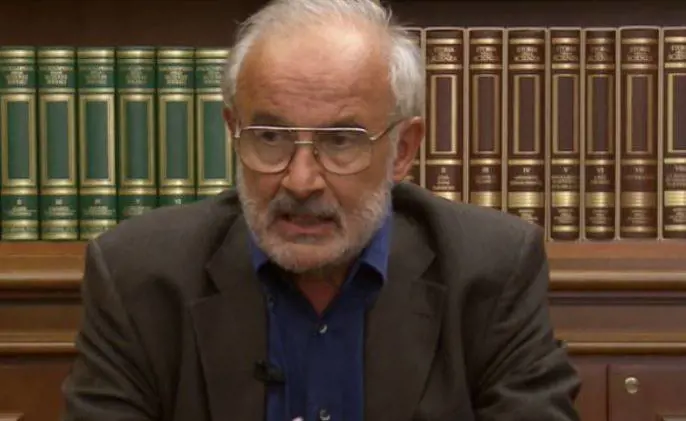 Il prof al veleno sul Cav: "È la volta buona...?"