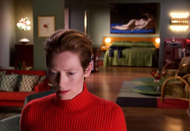 "The Human Voice", il debutto della coppia Almodovar-Swinton è una delizia 