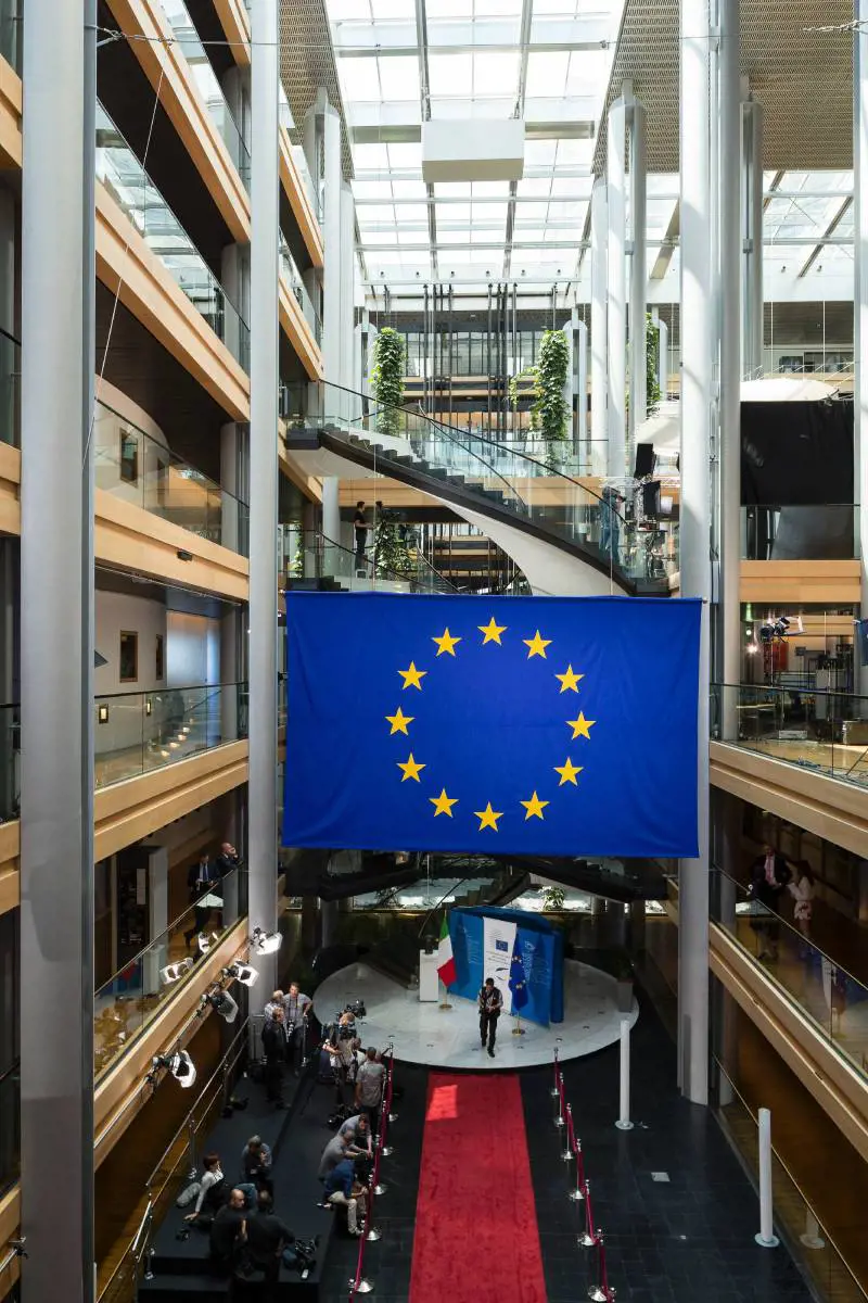 Bruxelles approva la relazione. Ecco le nuove tasse dell'Europa