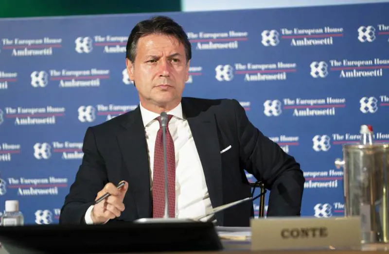 Ora Conte finisce in tribunale: a novembre dal gip per la pandemia