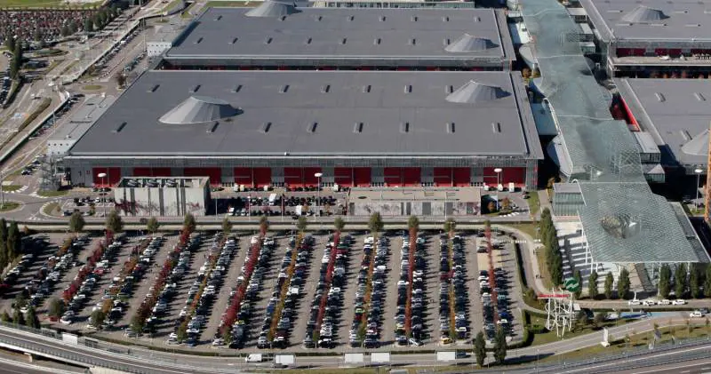 FieraMilano, tariffa giornaliera ridotta per i parcheggi: 6 euro per le manifestazioni del 2020