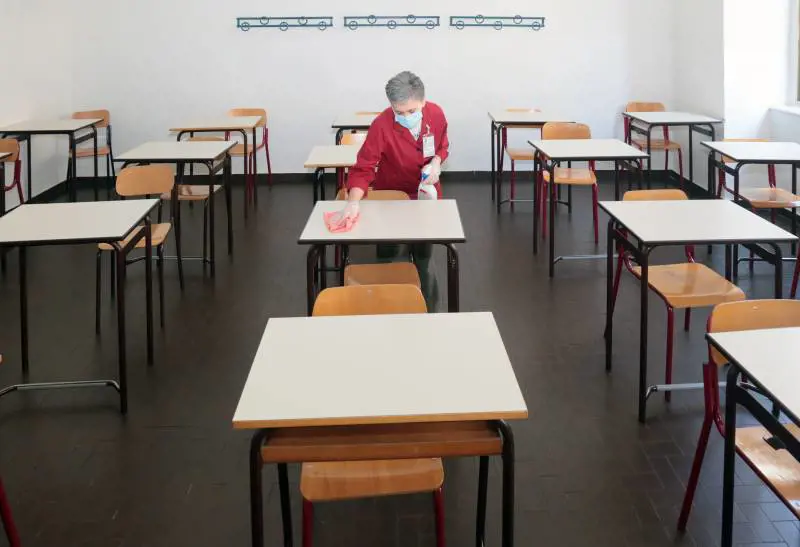 "Italia gialla, si torna a scuola" Ecco la data della riapertura