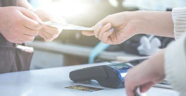 Per avere il bonus "Bancomat" servono 50 transazioni ogni sei mesi