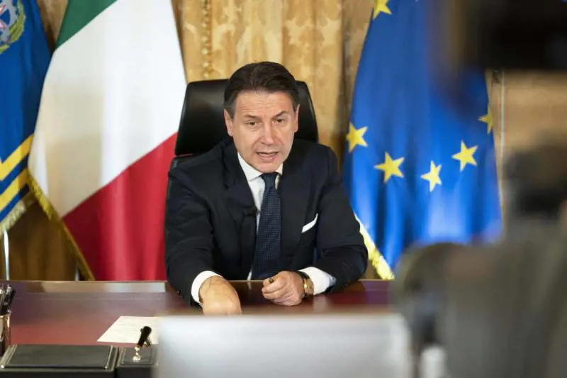 Boom dei contagi: il virus salva Conte