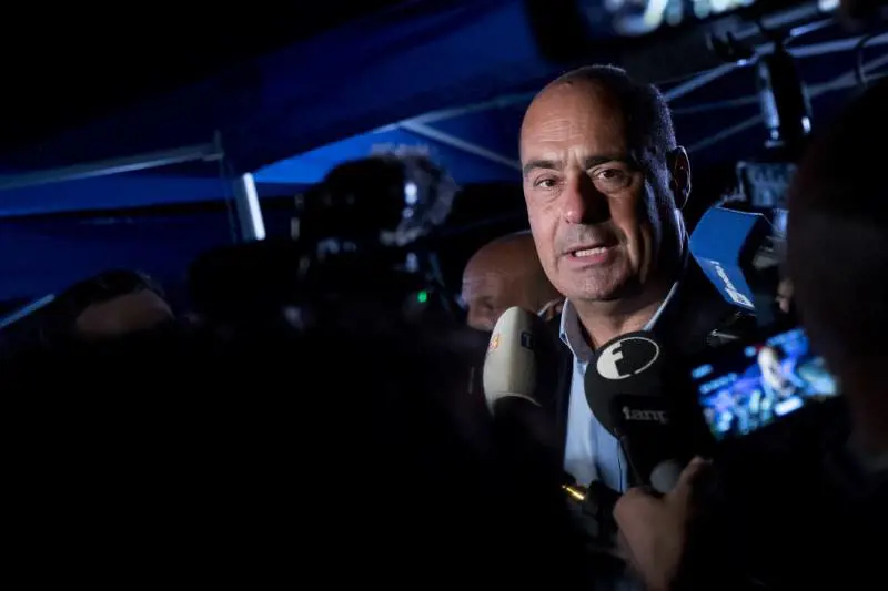 "Lo rivogliono a capo del Pd". Renzi ora fa tremare Zingaretti