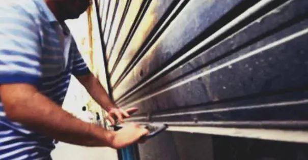 Il bar chiede il conto a Conte: "3580 euro per lavorare e devo chiudere? Ora me li rendi"
