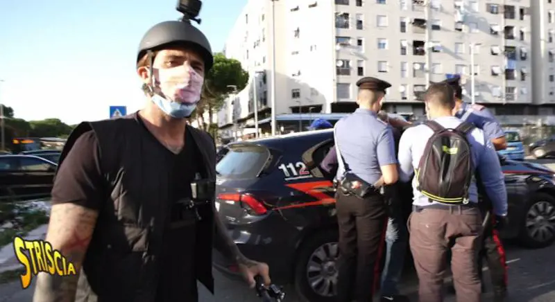 Ancora un'aggressione per Vittorio Brumotti: "Ti faccio ingoiare la telecamera, pezzo di m..."