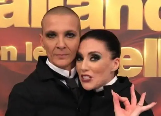 La "maledizione" di Ballando con le stelle: ora anche Rosalinda Celentano si è fatta male