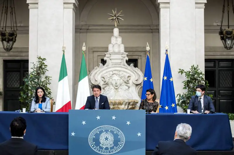 Il governo ci casca ancora: quanti scivoloni per un Dpcm