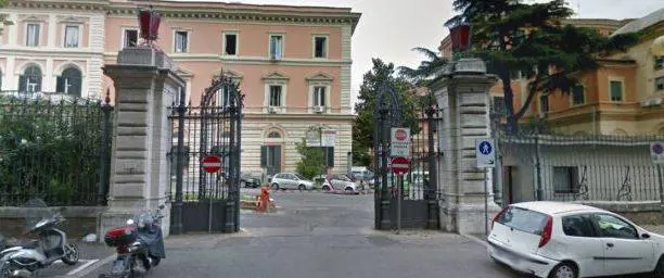 La violenza sulla stagista, le altre denunce: arrestato l'infermiere