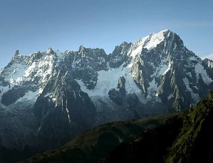 Adesso si muove la Farnesina: scontro sul Monte Bianco