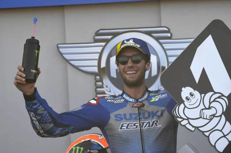 Pazza MotoGp: vince Rins, Mir leader