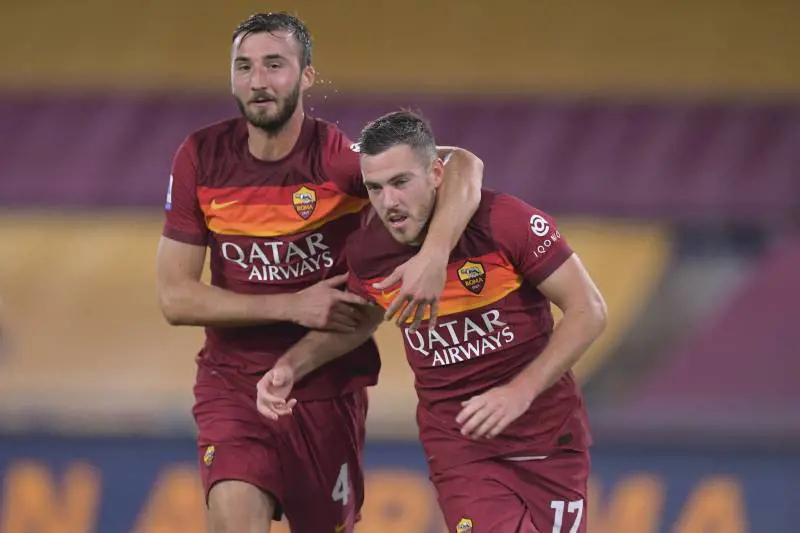 La Roma va sotto ma in otto minuti piega il Benevento. Dzeko, 80 gol in A