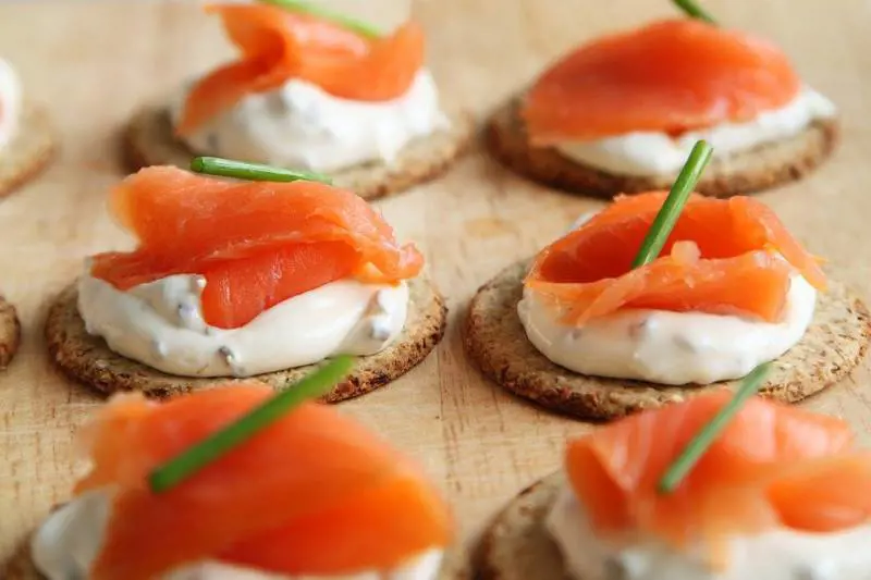 Perché il pesce fa bene a colazione