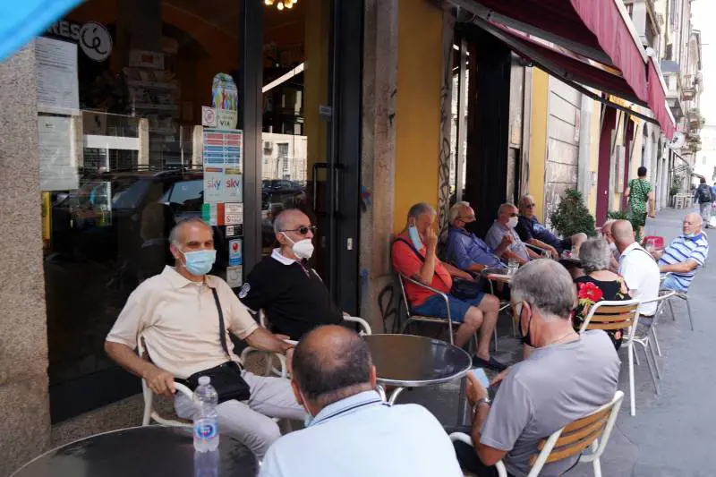 Over 60, lockdown per salvarli "Ma sono il 33% degli italiani"