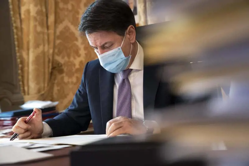 Dpcm, scontro Regioni-Conte. E ora interviene Mattarella