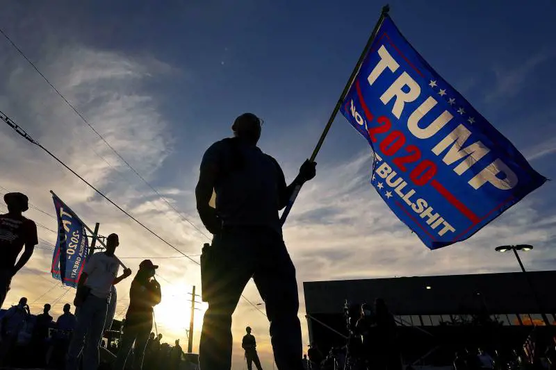 La guerra dei social a Trump: così bloccano il presidente Usa