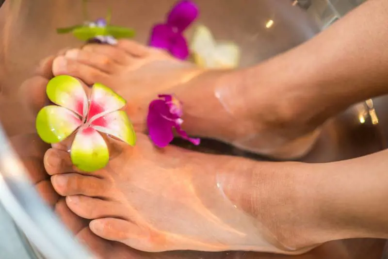 Piedi stanchi, i rimedi naturali per ritrovare il benessere