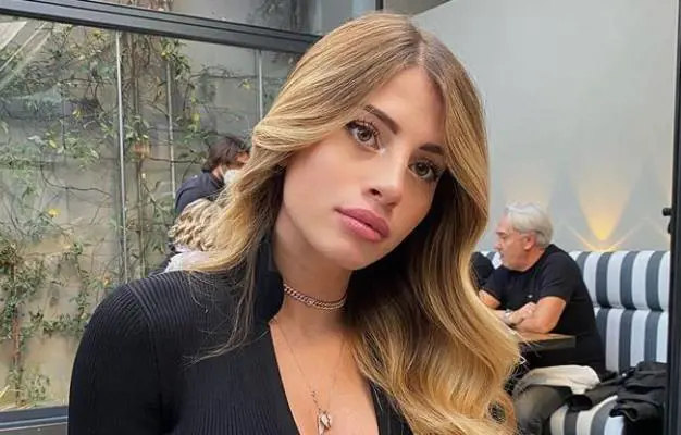 "Chiedilo al governo perché", Chiara Nasti vola a Dubai e replica ai fan inferociti