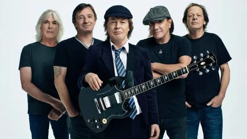 Ac/Dc fedeli alla linea. Il loro rock (molto) duro non cambia da 45 anni