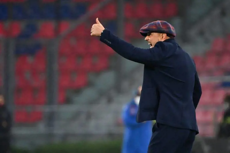 Sinisa e la spia di formazioni che ora vive... sotto scorta