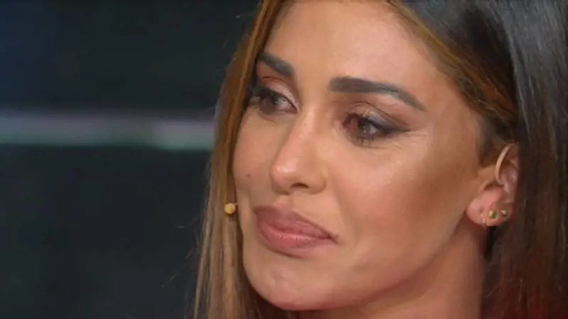 Quella nostalgia per De Martino: Belen si commuove a Tu si que Vales