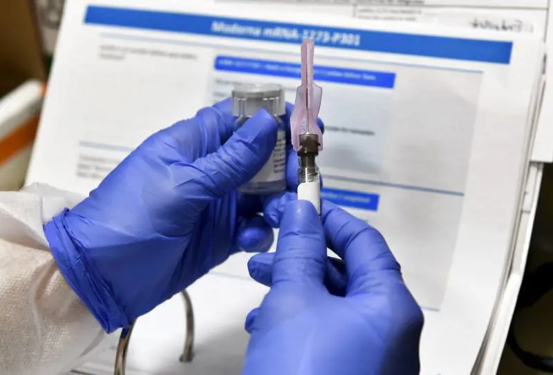 Covid, annuncio di Pfizer: "Il vaccino è sicuro al 95%"