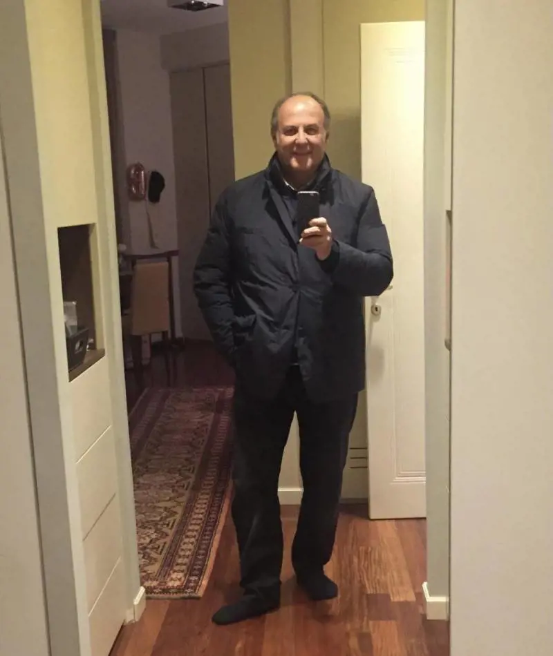 Gerry Scotti dimesso dall'ospedale: "Grazie ai medici e agli infermieri che ci hanno creduto prima di me"