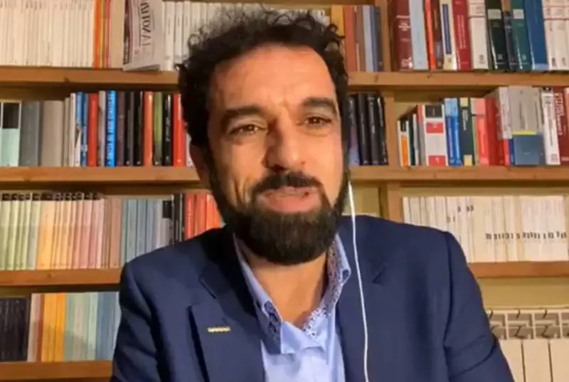 Giarrusso nel mirino di Report per finanziamenti rischia l'espulsione