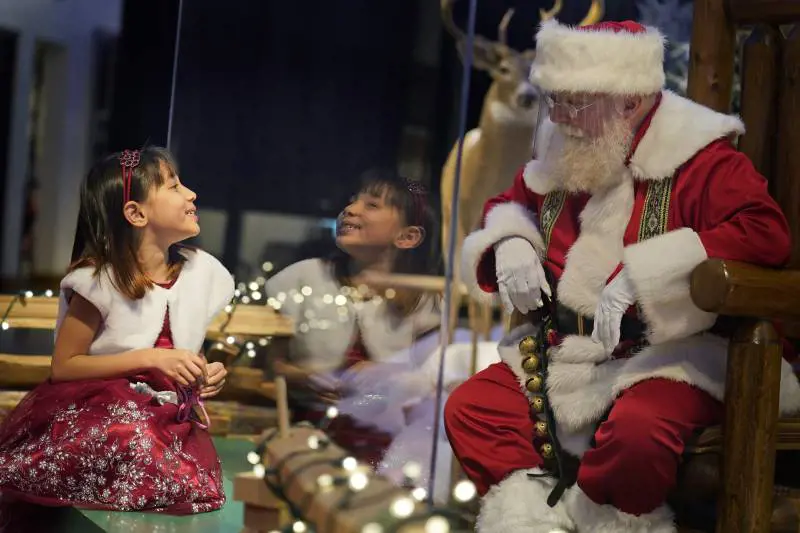 "Non devono toccare il Natale". Scoppia la rivolta contro il lockdown