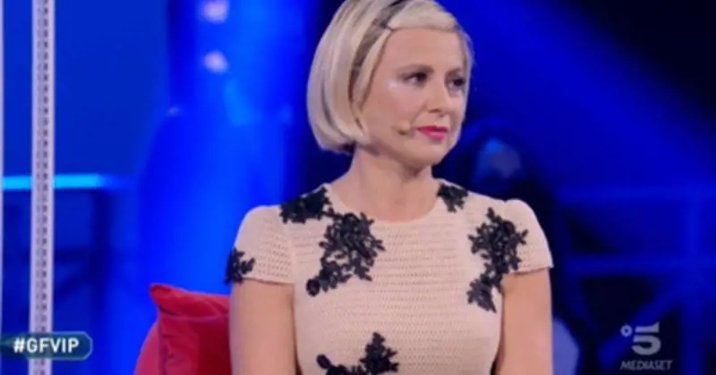 "Ho davvero il cuore spezzato..." Antonella Elia stupisce tutti in tv