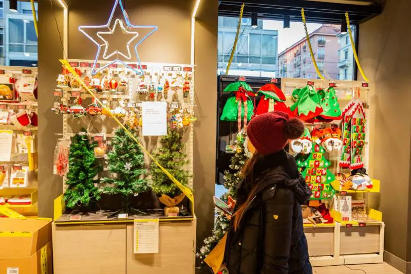 A Natale l'Italia avrà solo due colori. Feste in dieci, viaggi per i residenti