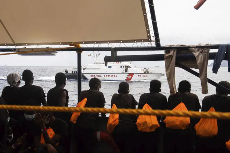 Il reddito di cittadinanza 5s? Lo intascano migranti spariti