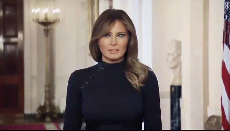 Melania e l'audio segreto: "Mi faccio il c*** per Natale, ma a chi importa"